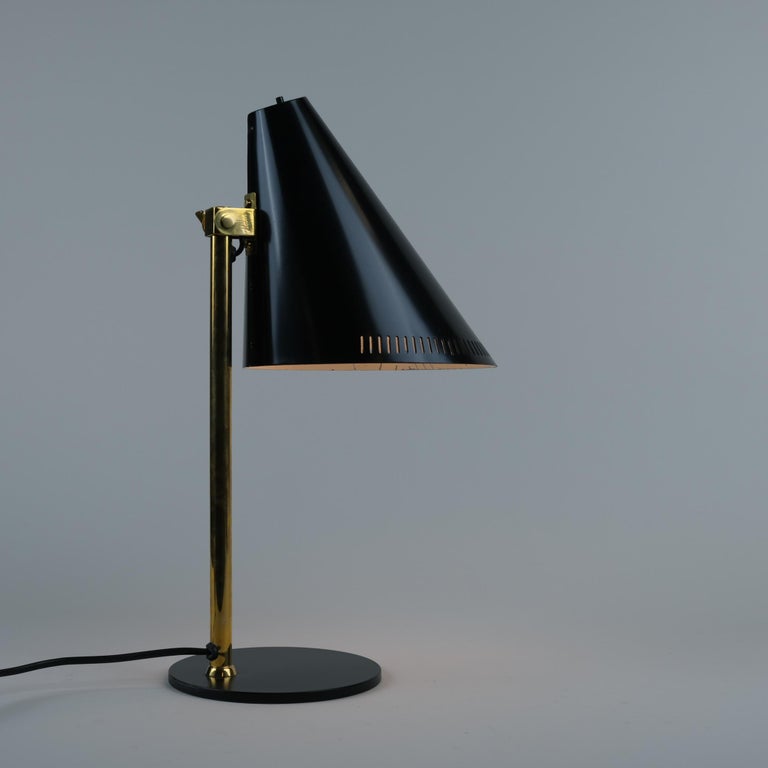 Paavo Tynell Table Lamp Model H5-7 in Brass and Black, Idman 1960s