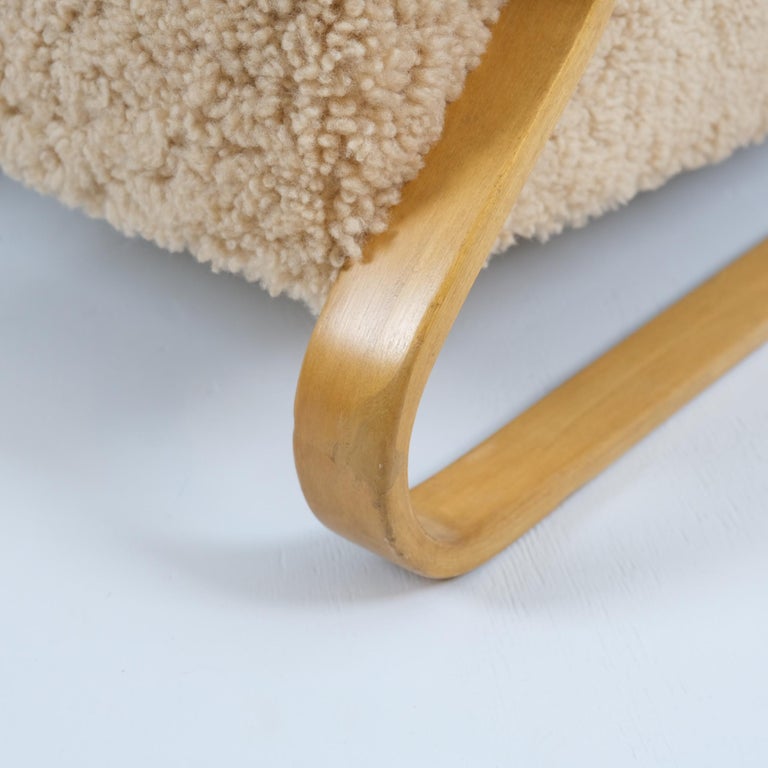 Alvar Aalto Padded Paimio 44 Lounge Chair in Birch & Sheepskin, Artek 1950s - Image 3