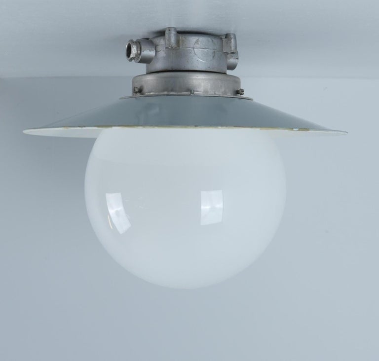 Paavo Tynell Outdoor / Indoor Industrial lamp Model H9-100, Idman