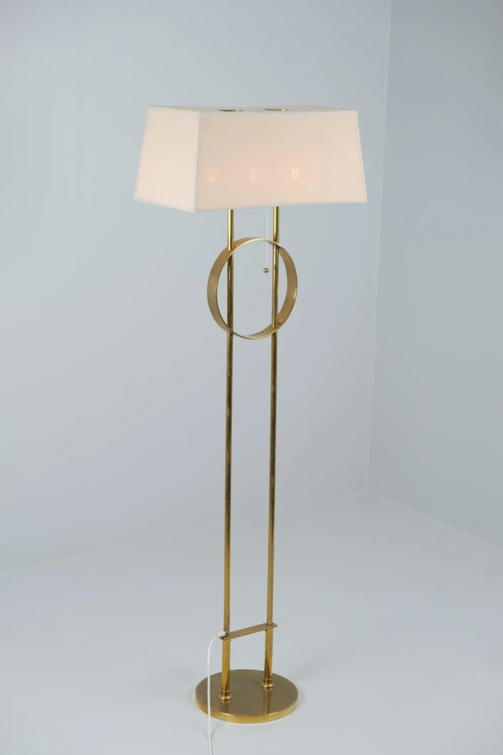 Exceptional Commissioned 'HOK' Paavo Tynell Floor Lamp in Brass, Taito
