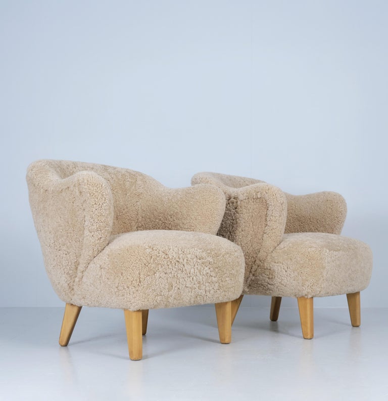Pair of Flemming Lassen Ingeborg Chairs in Honey Sheepskin, Asko 1950s